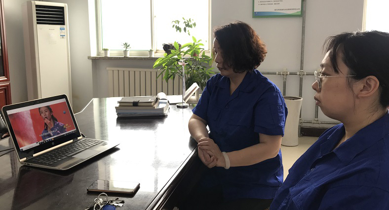 1594110531950228.jpg 侯馬公司黨員觀看燈塔大講堂.jpg