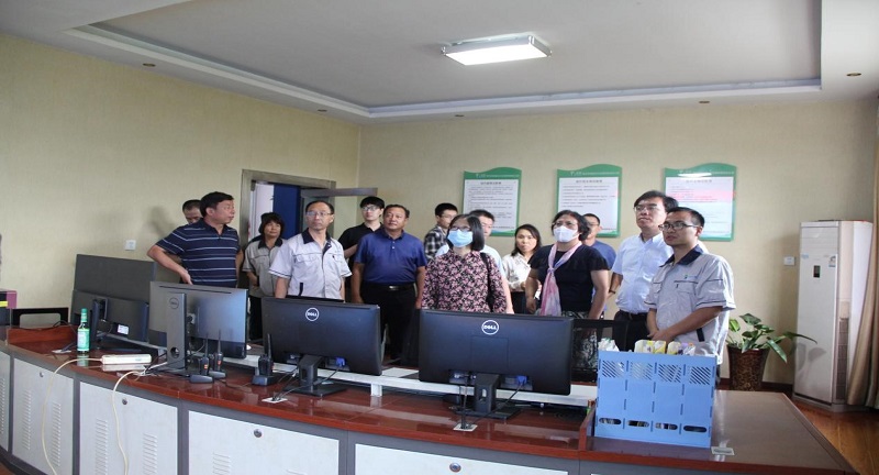 1599725063250532.jpg 1【山西中瑋】生態環境部調研組一行蒞臨侯馬市政通污水處理有限責任公司調研指導檢查中控室 (1).jpg