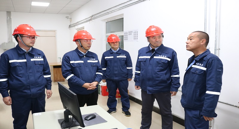 1602492013205345.jpg 富華錦河--公司領導國慶 中秋佳節慰問值班值守生產一線員工 (2).JPG