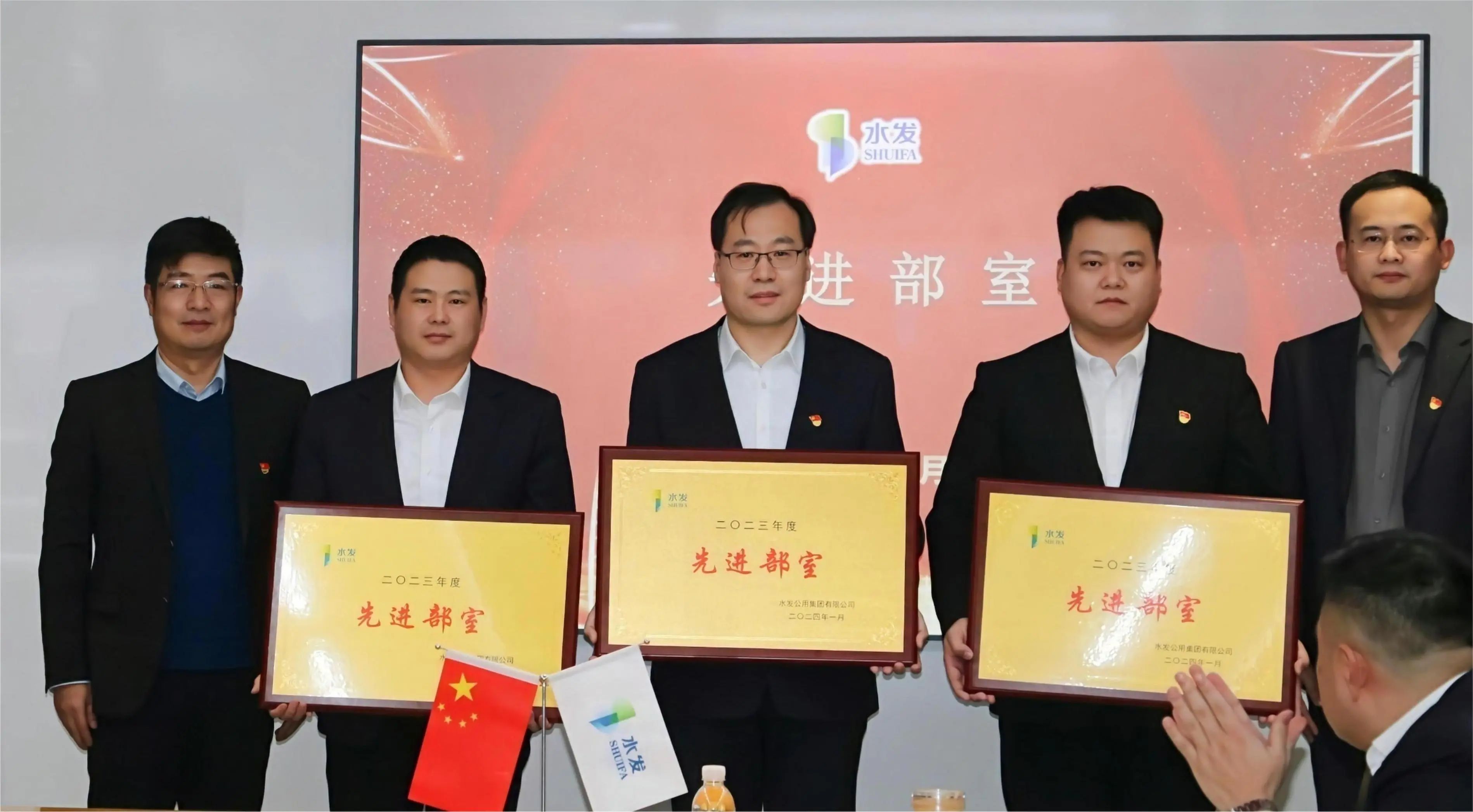 1718939874642305.jpg cb6d736c9937adcc0f97fb0b187d9750.jpg